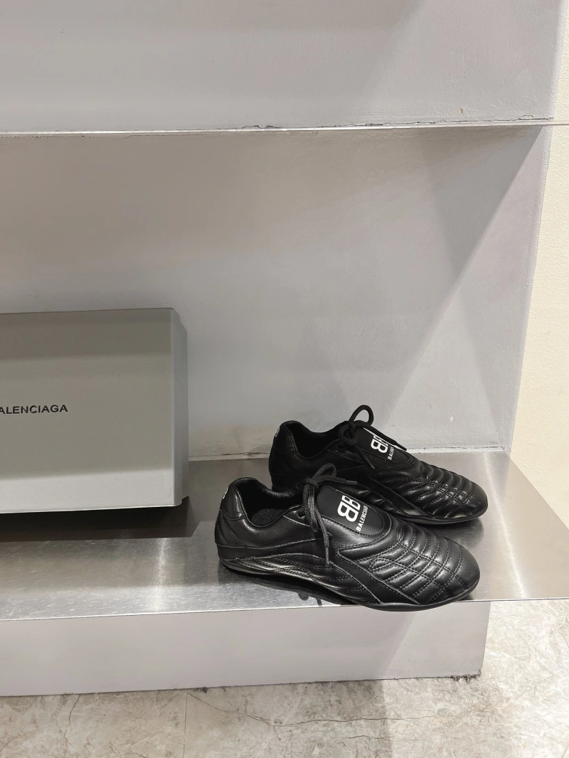 Bxlxnciaga Casual Shoe WellDesigned 109717