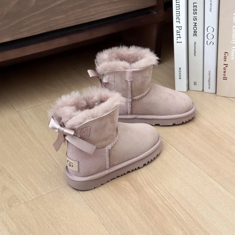 Breathable UGX Boots 228534