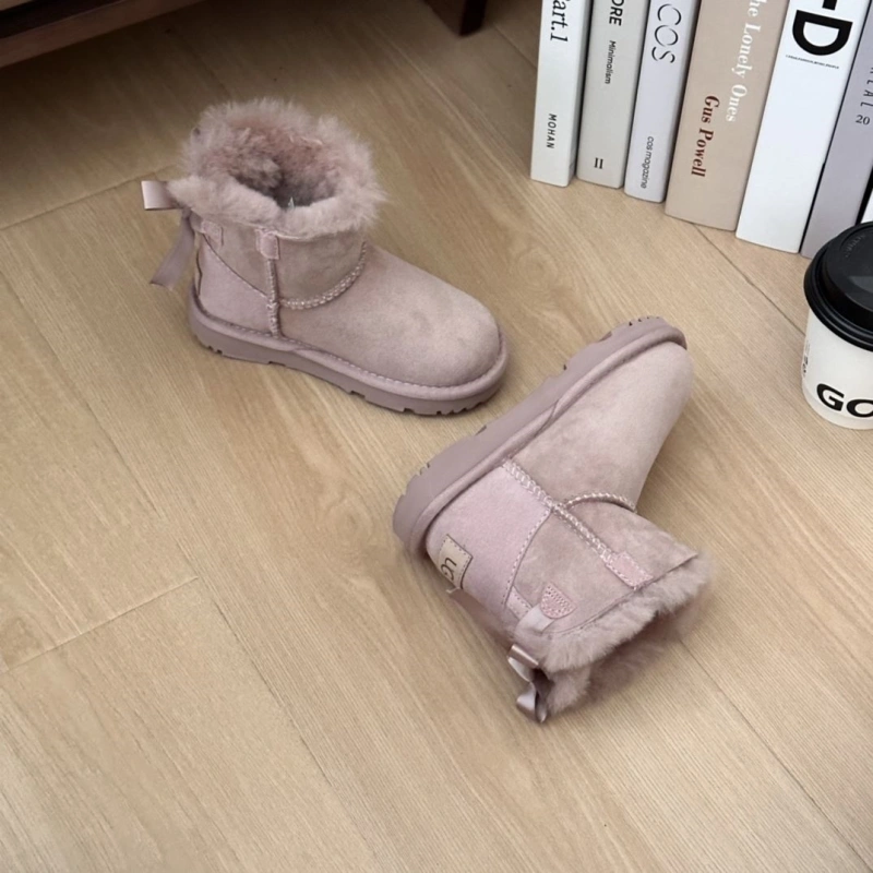 Breathable UGX Boots 228534