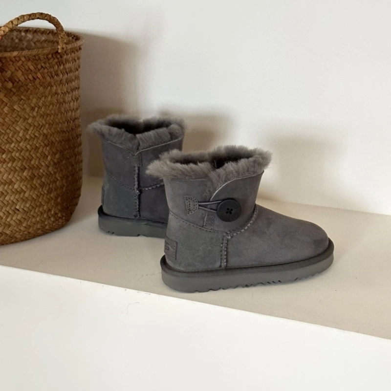 Affordable UGX Boots 228542