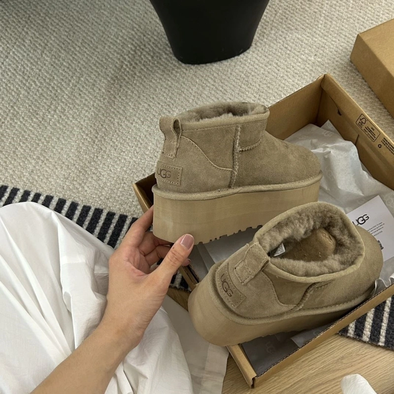 Lightweight UGX Boots 228525