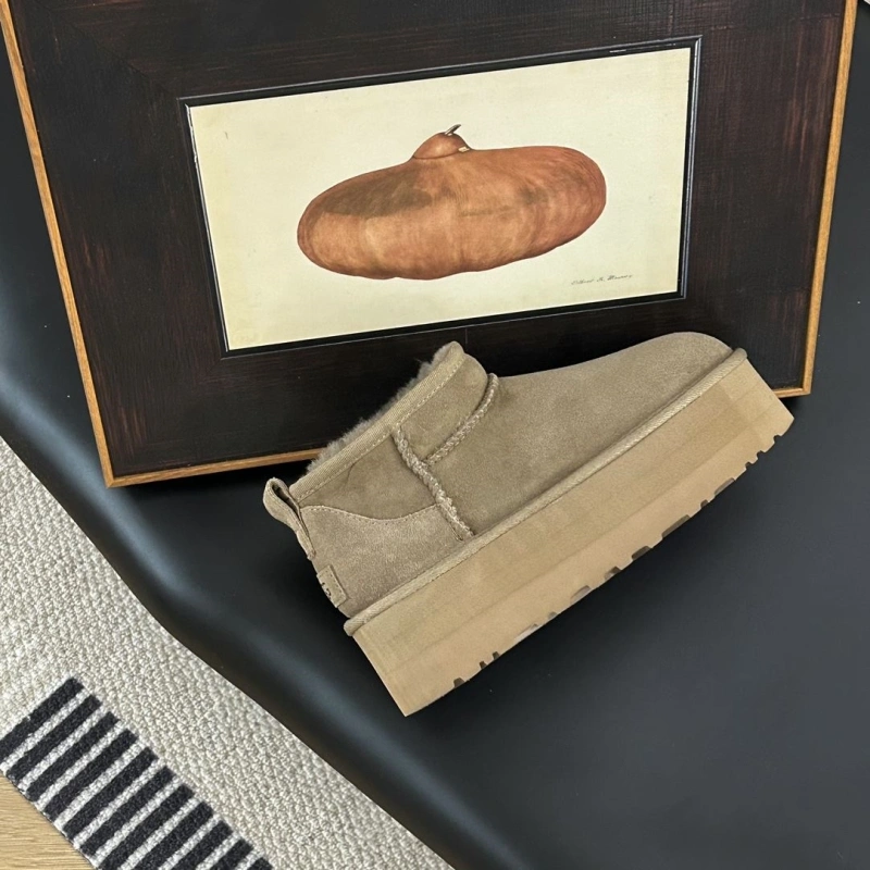 Lightweight UGX Boots 228525
