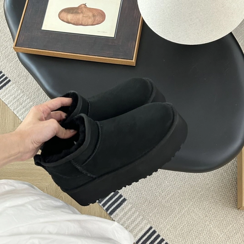 Lightweight UGX Boots 228543