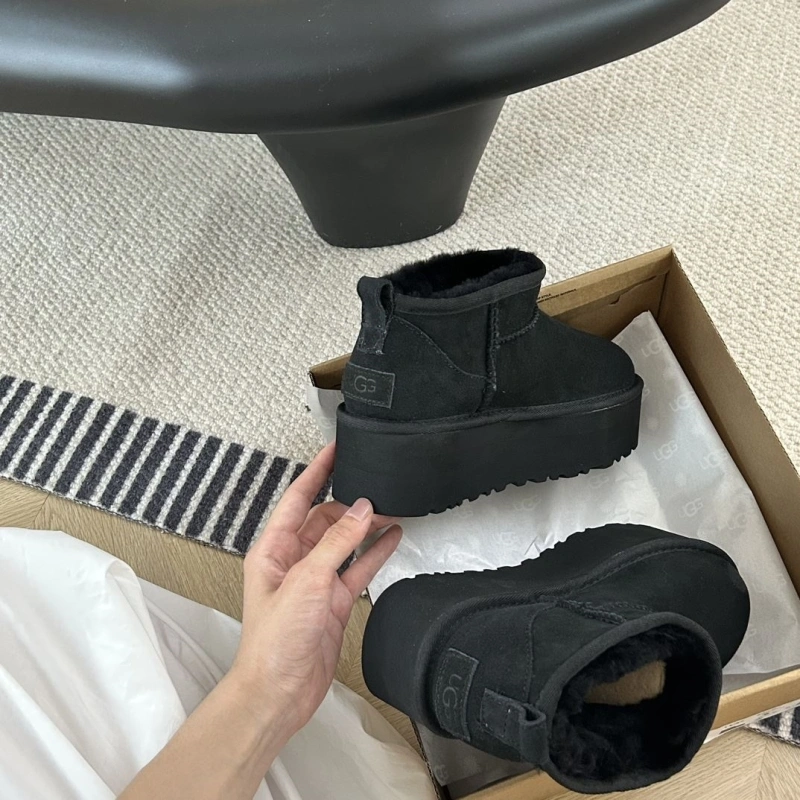 Lightweight UGX Boots 228543