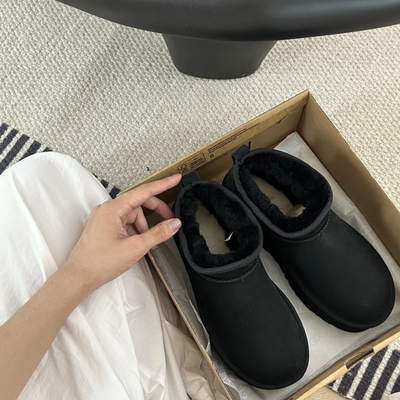 Lightweight UGX Boots 228543