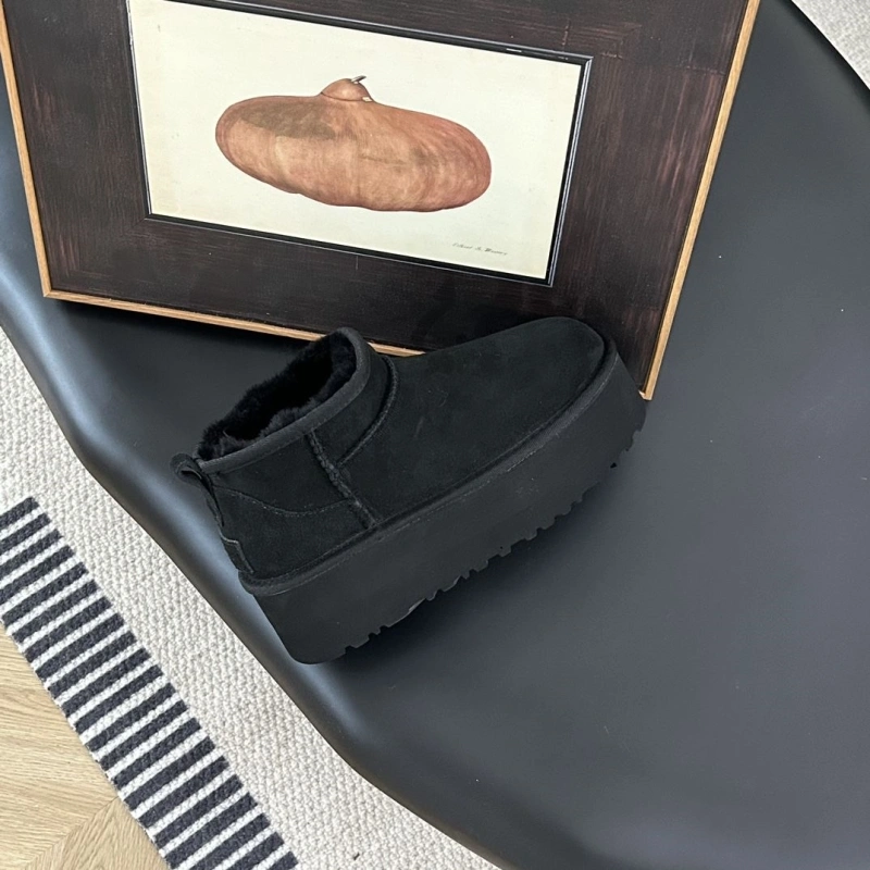 Lightweight UGX Boots 228543