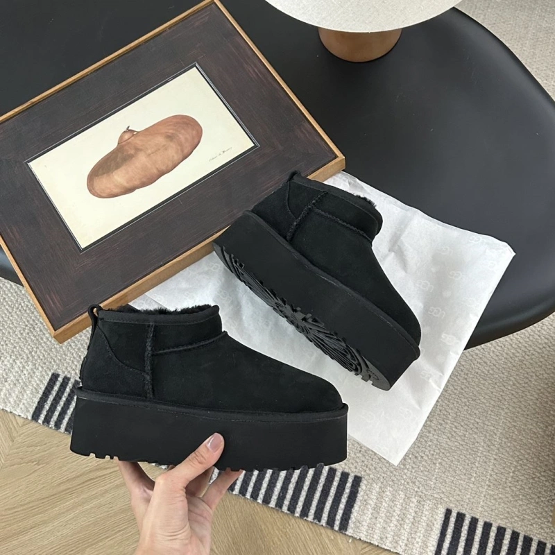 Lightweight UGX Boots 228543
