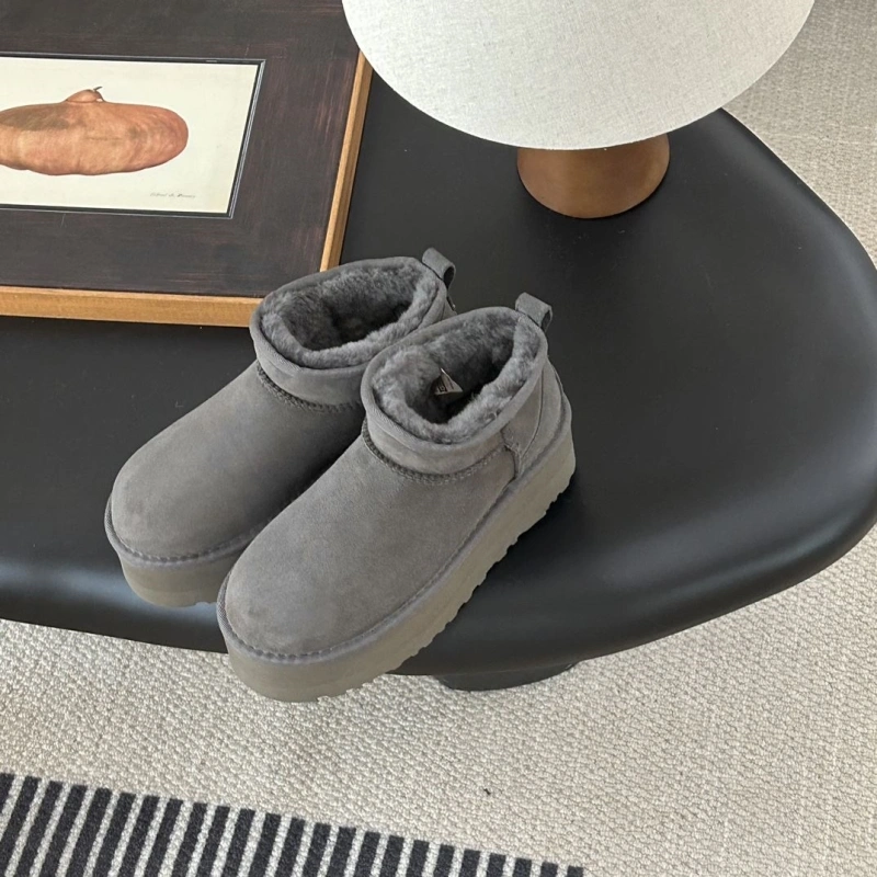 Fashionable UGX Boots 228530