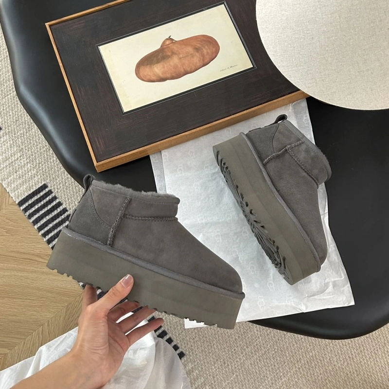 Fashionable UGX Boots 228530
