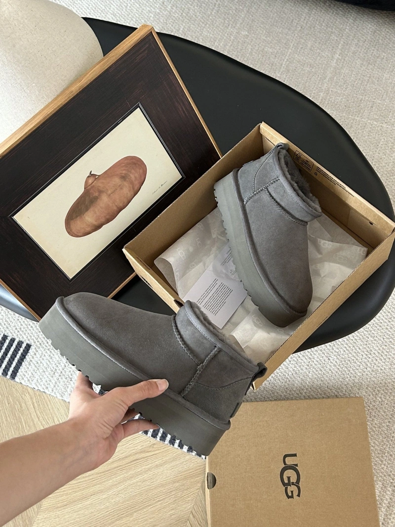 Sophisticated UGX Boots 228533