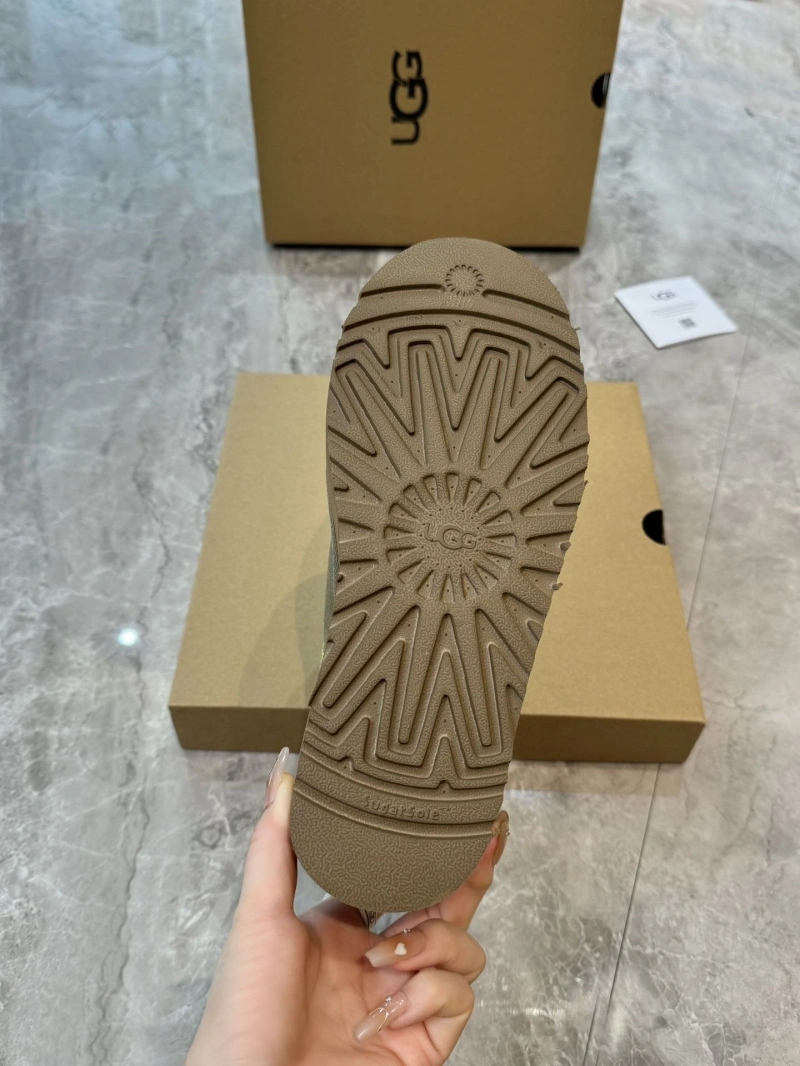 UGX Boots Refined 228521