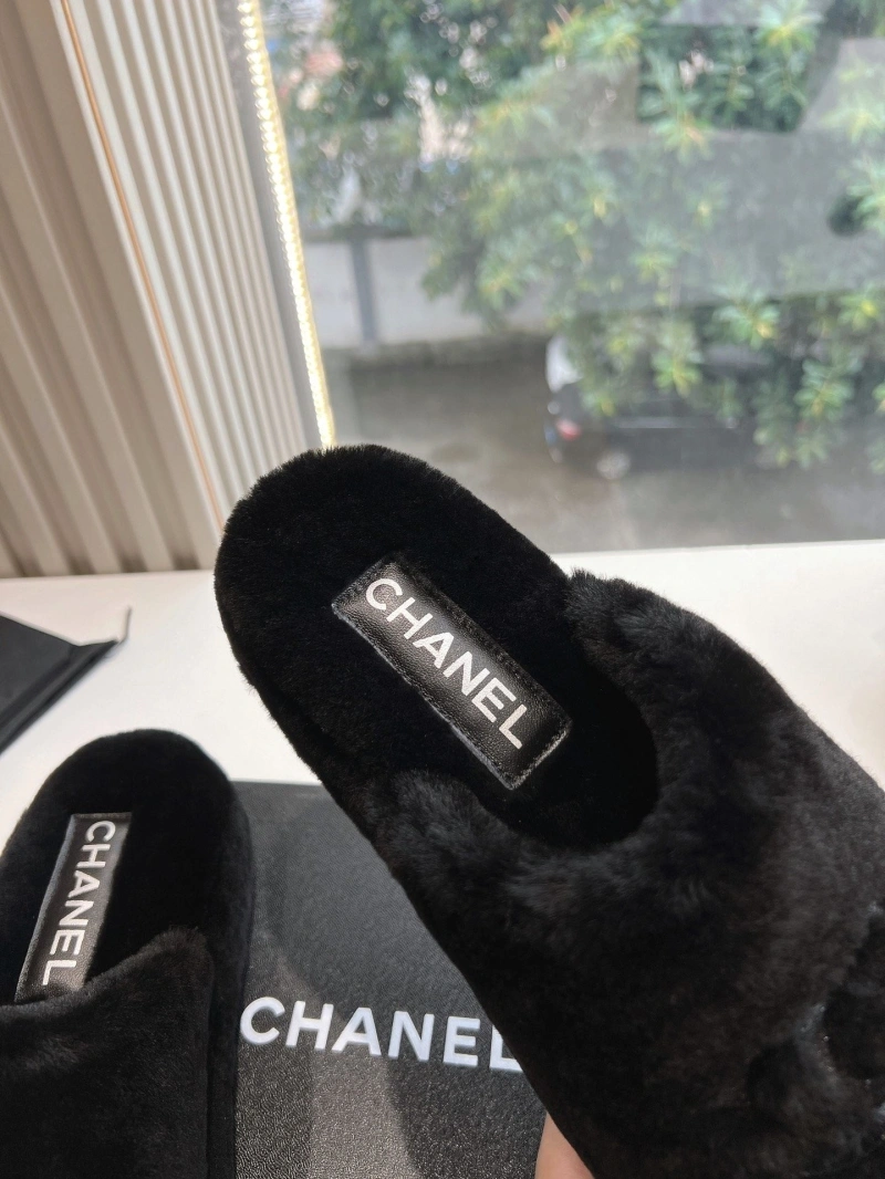 Classic Chxnxl Slippers 126177