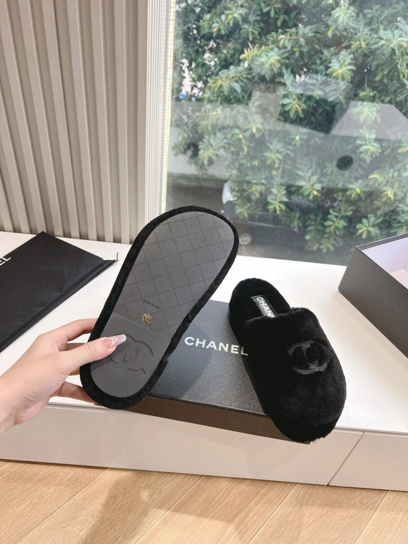 Classic Chxnxl Slippers 126177