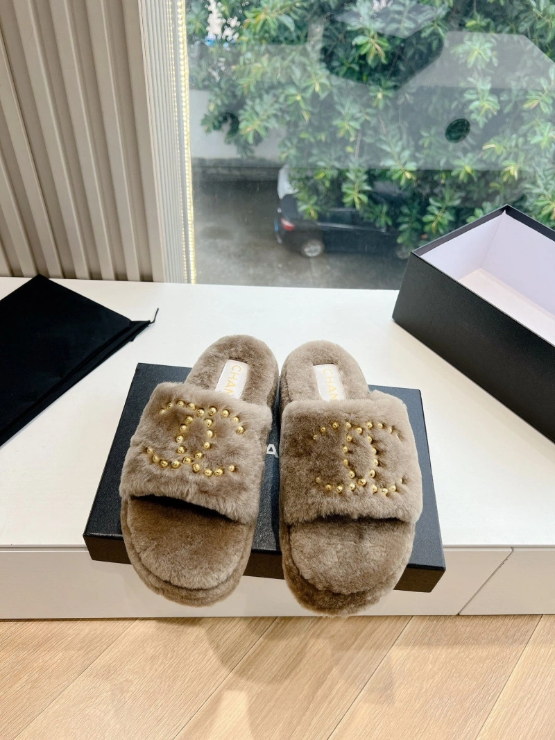 Efficient Chxnxl Slippers 126179
