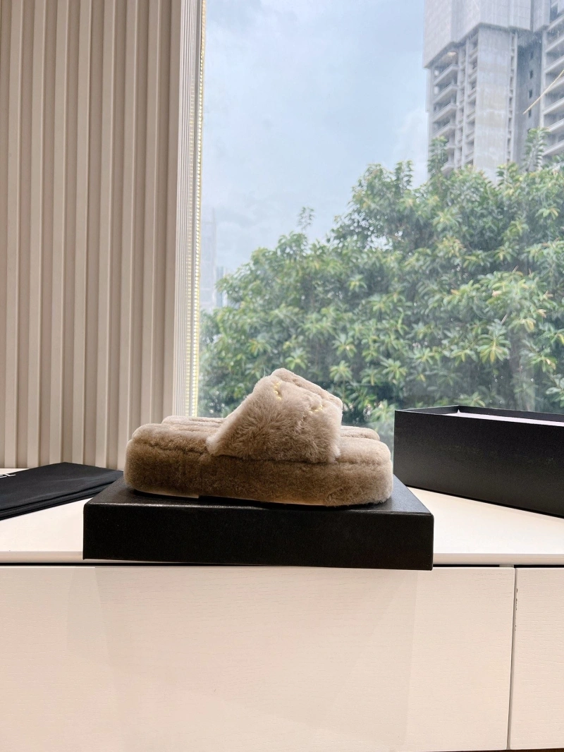 Efficient Chxnxl Slippers 126179