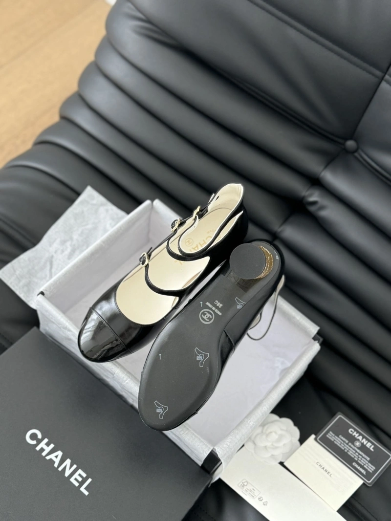 Unique Chxnxl Flat Shoes 126351