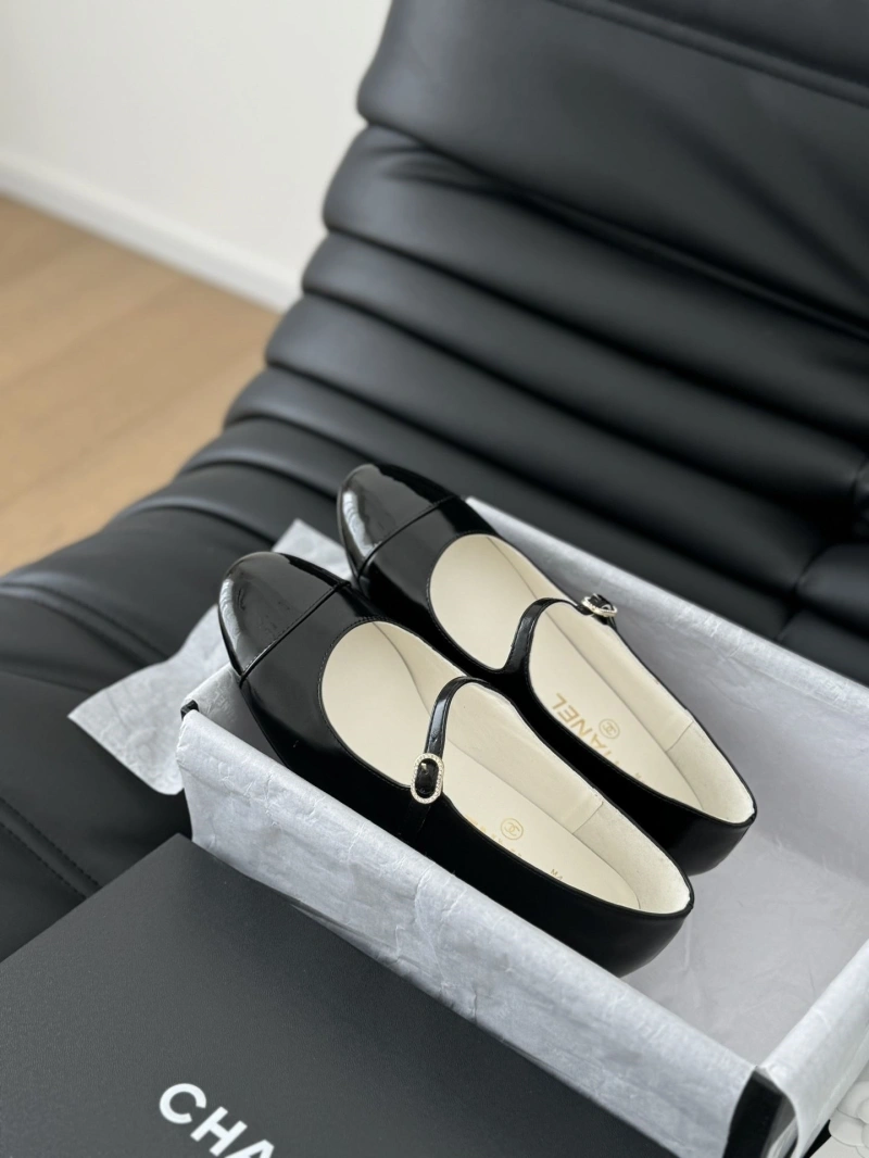 NewStyle Chxnxl Flat Shoes 126353