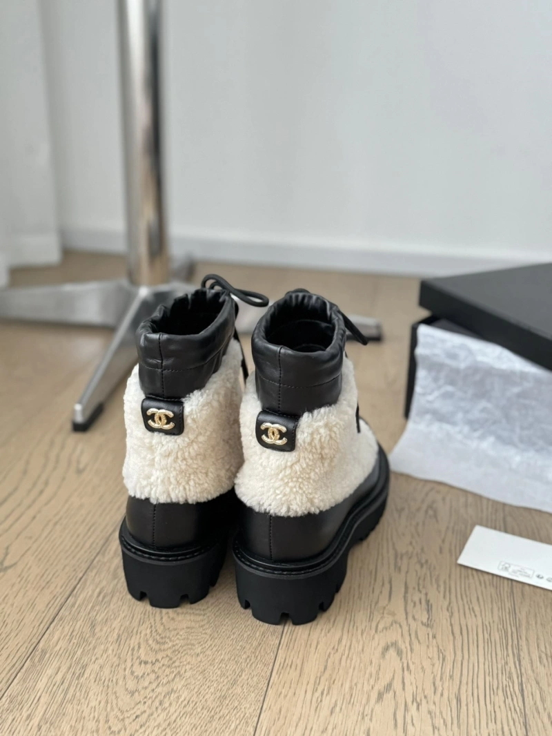 Cozy Chxnxl Boots 126574