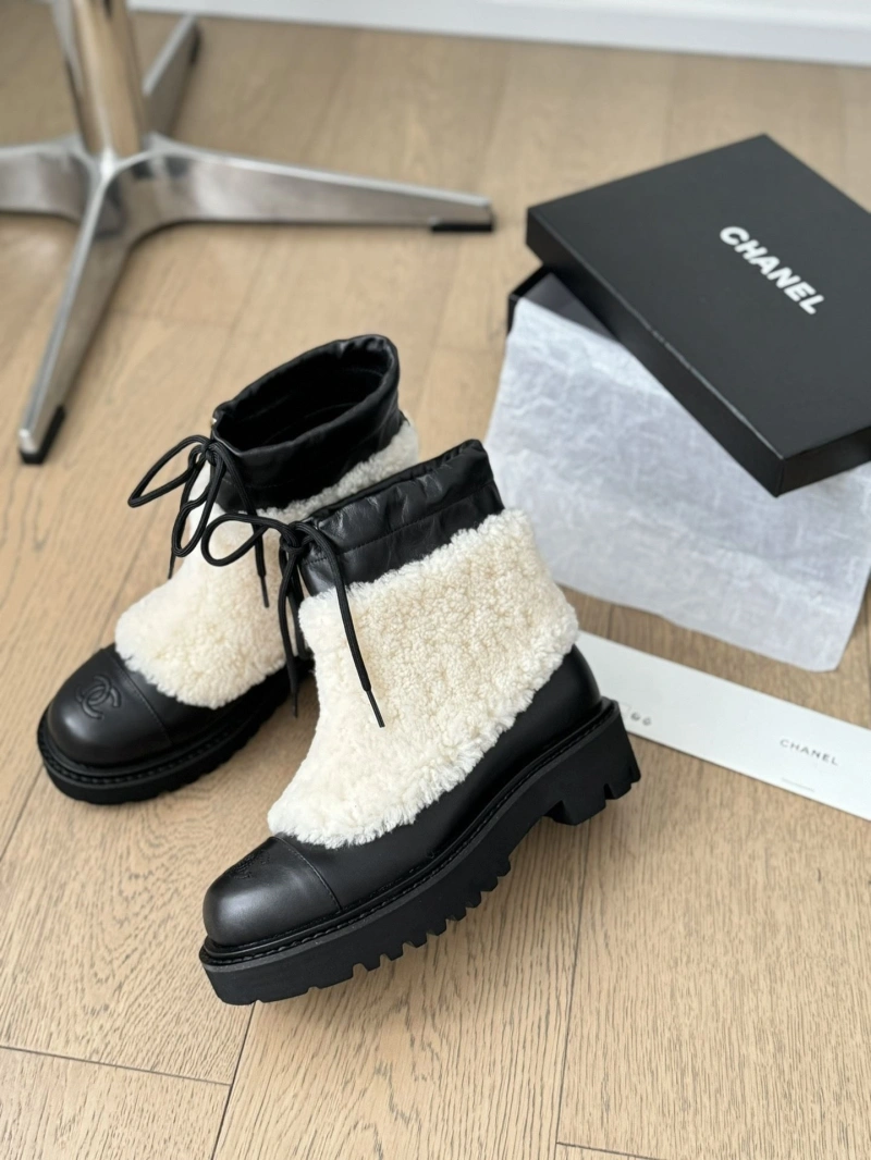 Cozy Chxnxl Boots 126574