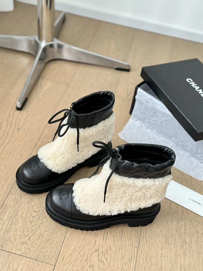 Cozy Chxnxl Boots 126574