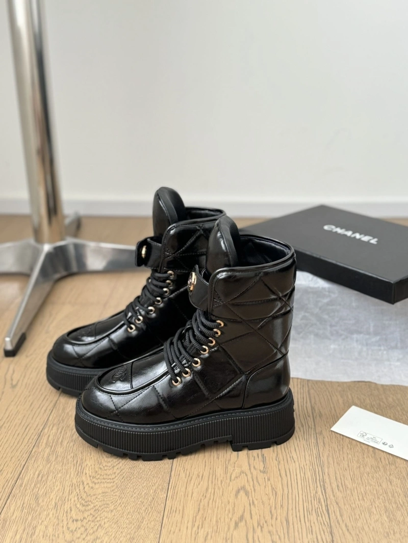 Minimalist Chxnxl Boots 126557