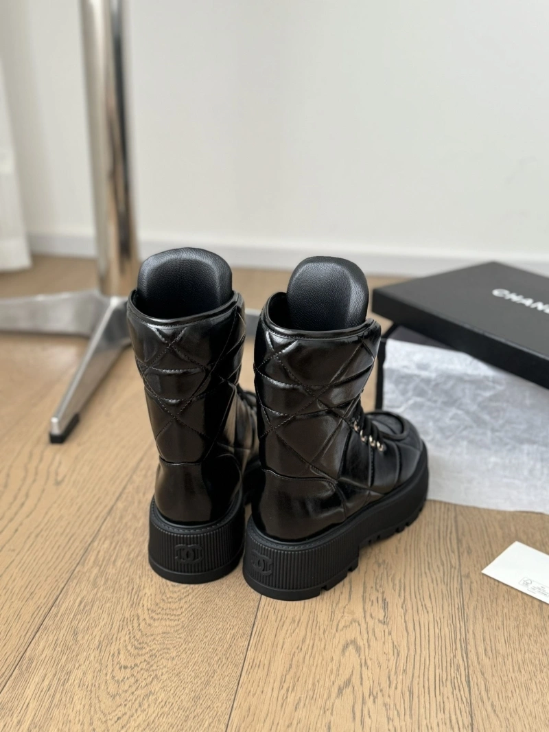 Minimalist Chxnxl Boots 126557