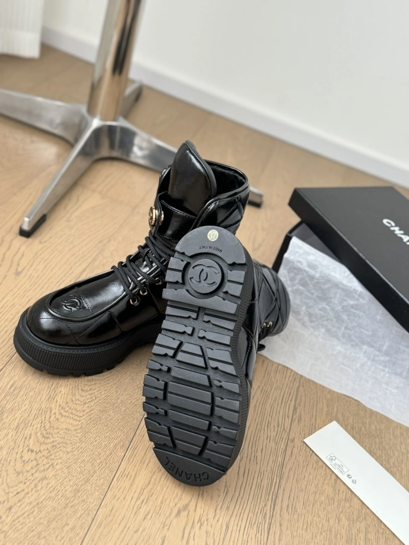 Minimalist Chxnxl Boots 126557