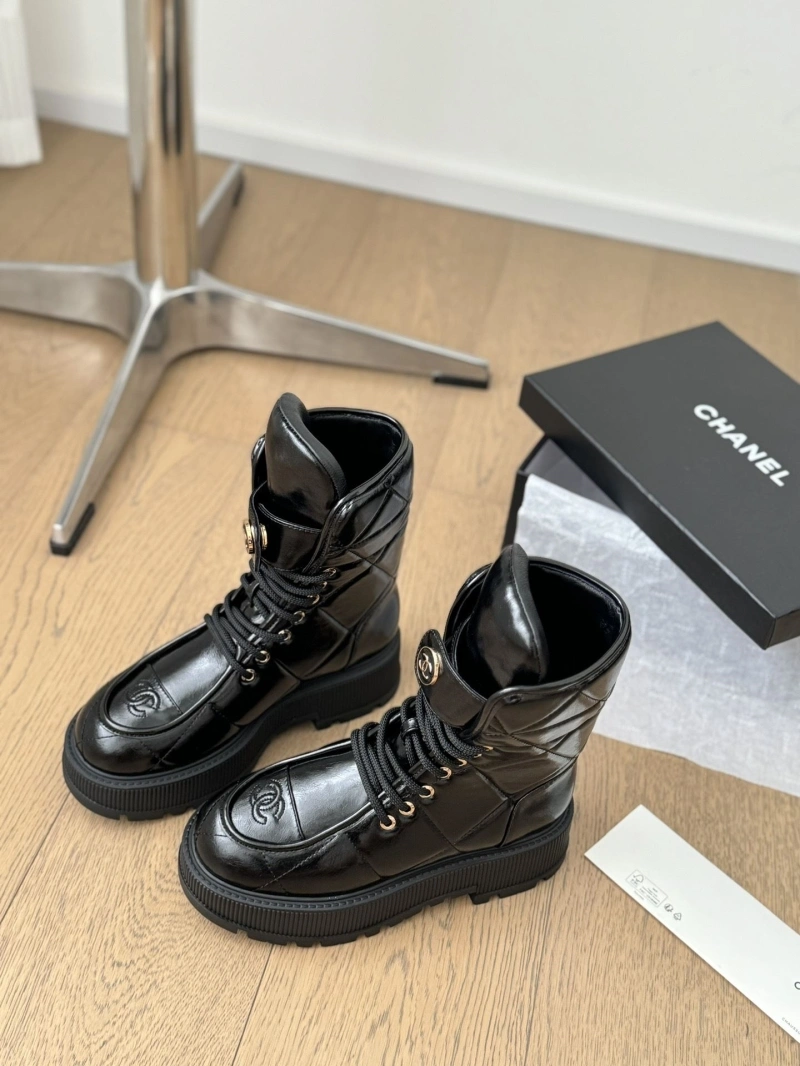 Minimalist Chxnxl Boots 126557