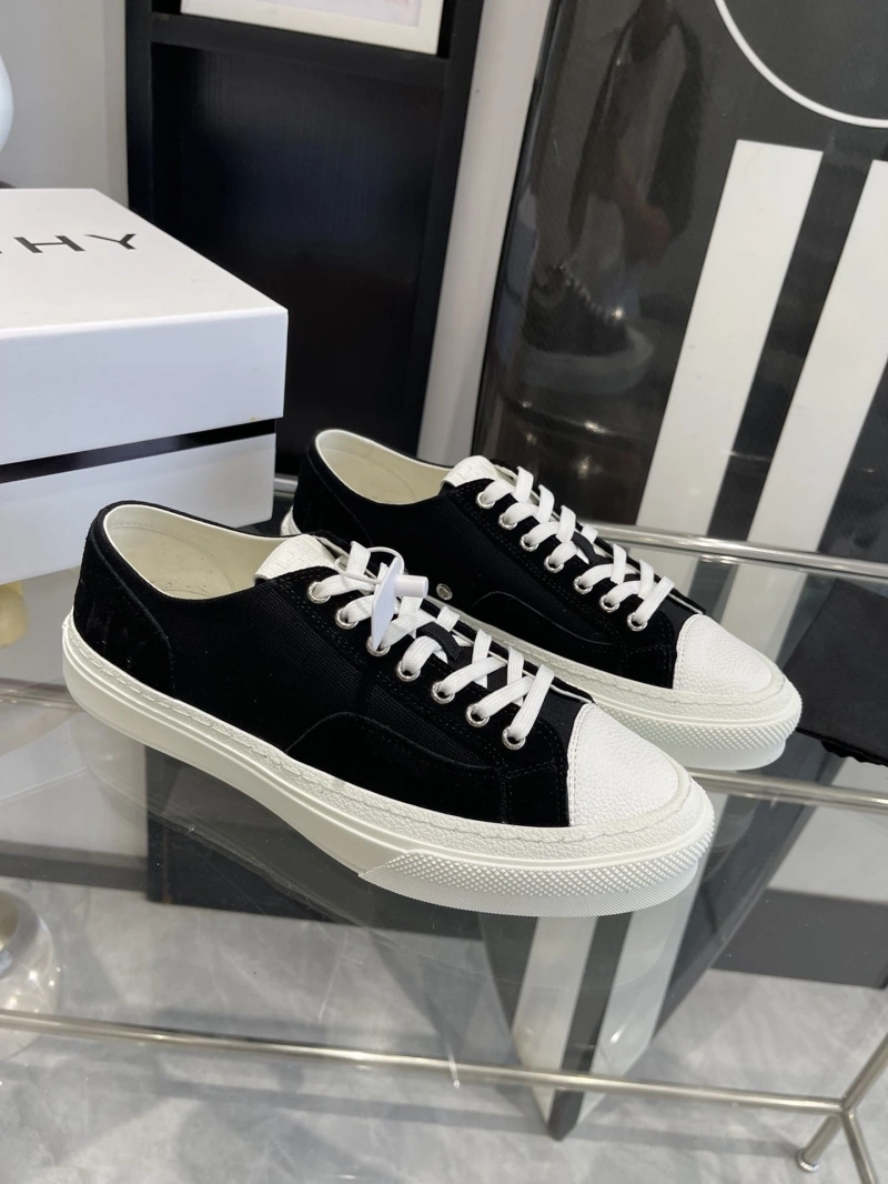 Gxvxnchy Sneakers Comfortable 153705