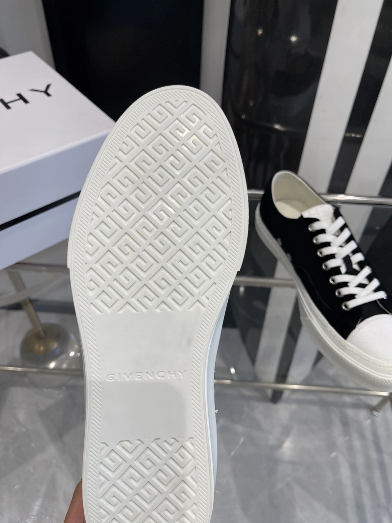 Gxvxnchy Sneakers Comfortable 153705