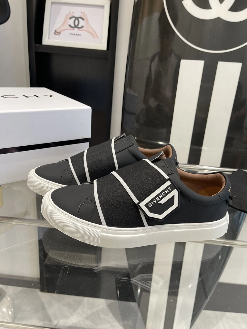 Durable Gxvxnchy Sneakers 153690