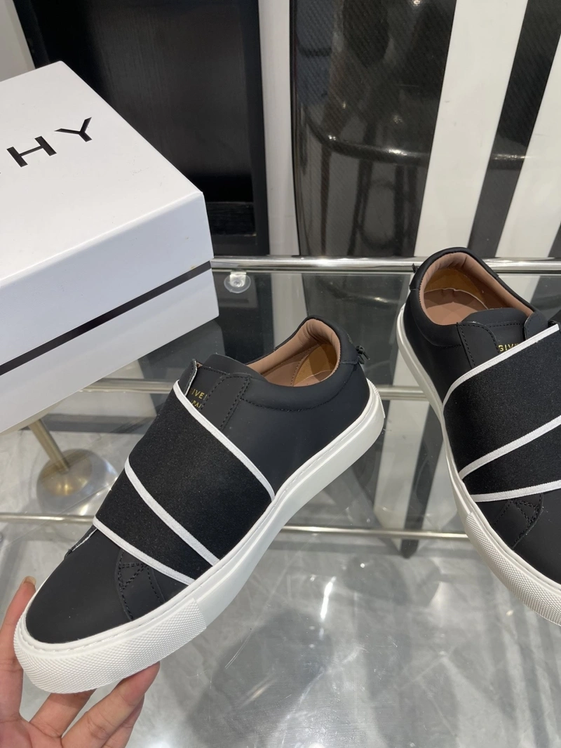 Durable Gxvxnchy Sneakers 153690