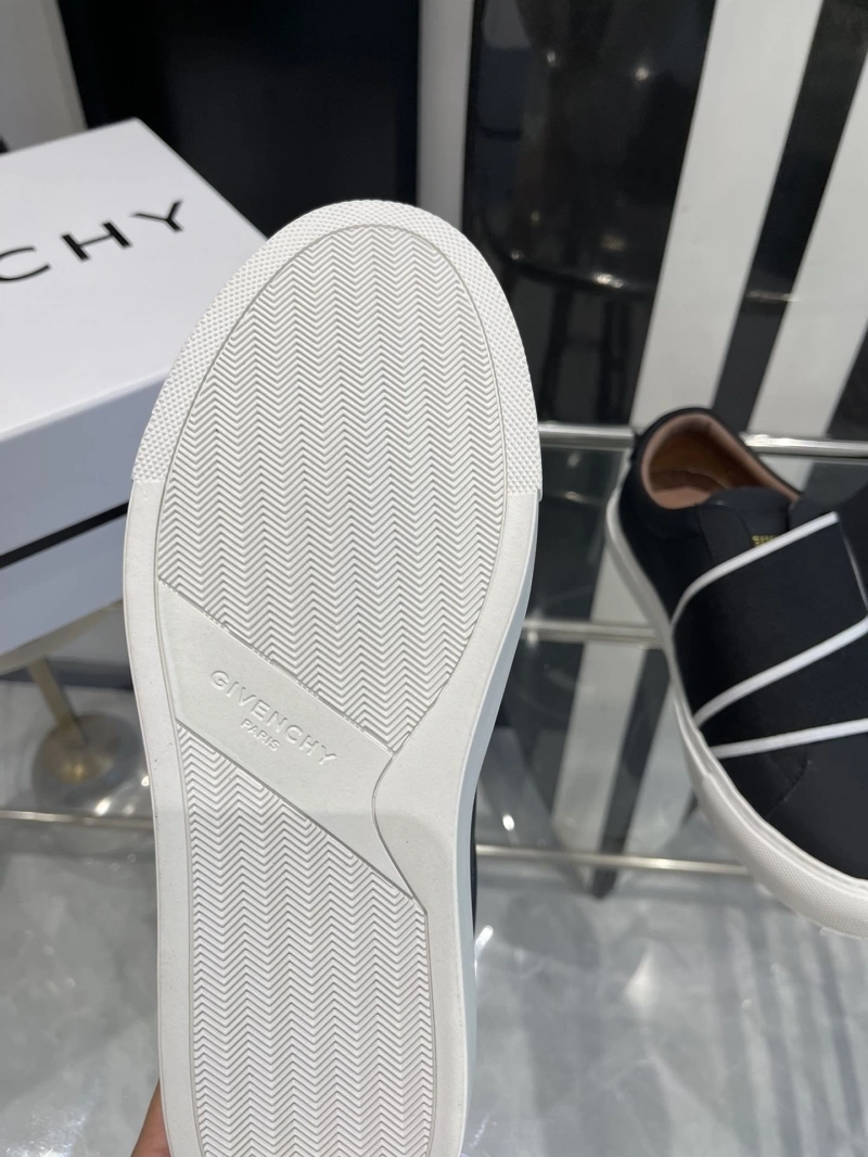 Durable Gxvxnchy Sneakers 153690