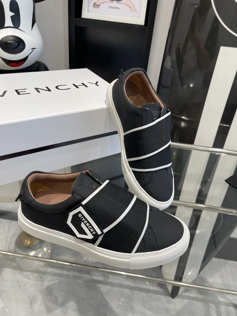 Durable Gxvxnchy Sneakers 153690