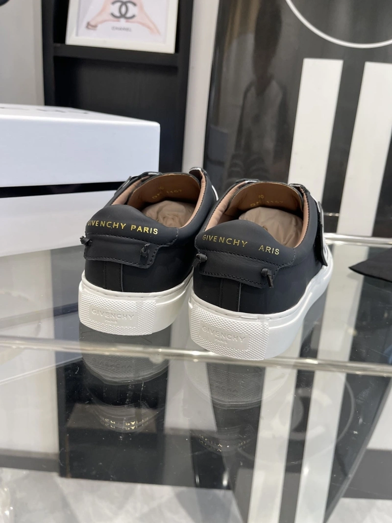 Durable Gxvxnchy Sneakers 153690