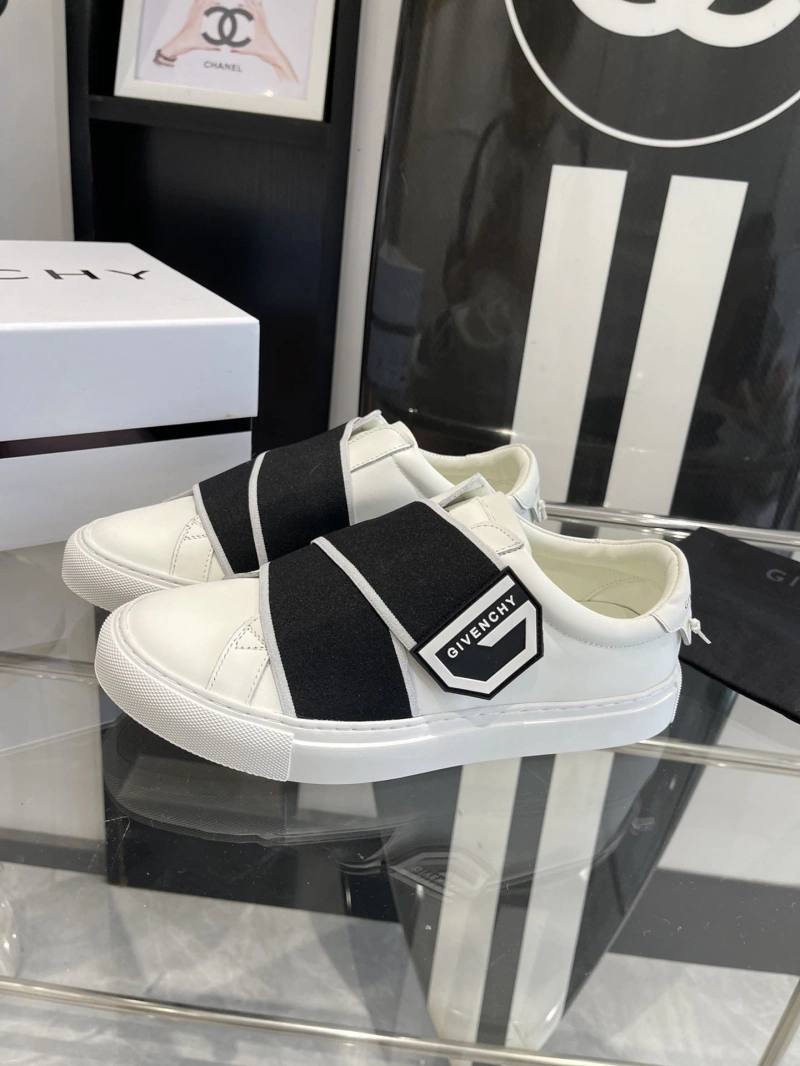 Gxvxnchy Sneakers Flexible 153697