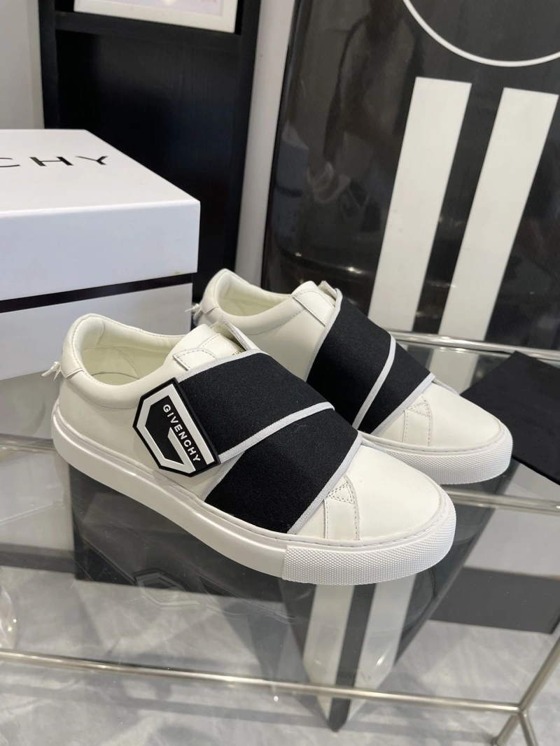 Gxvxnchy Sneakers Flexible 153697