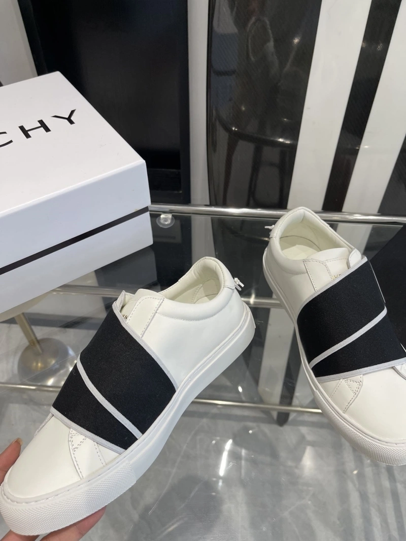 Gxvxnchy Sneakers Flexible 153697