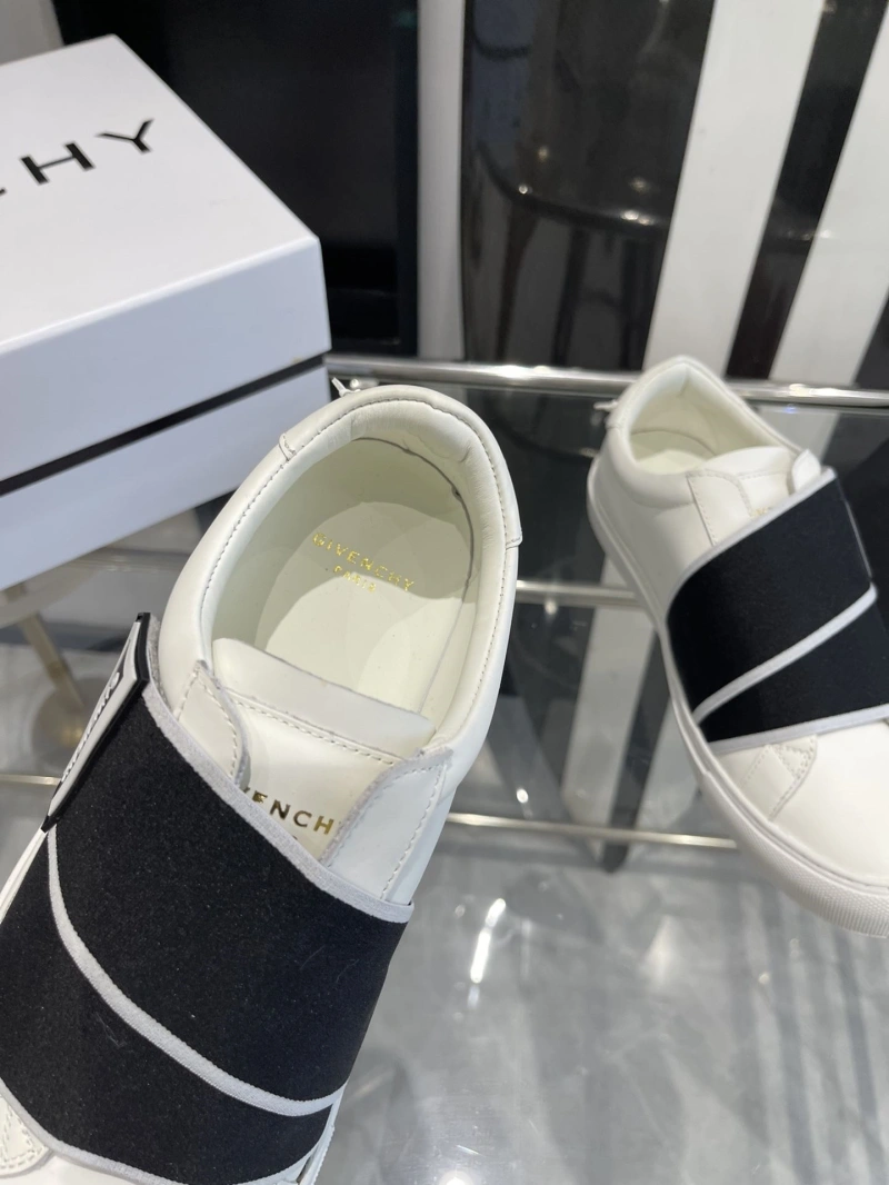 Gxvxnchy Sneakers Flexible 153697