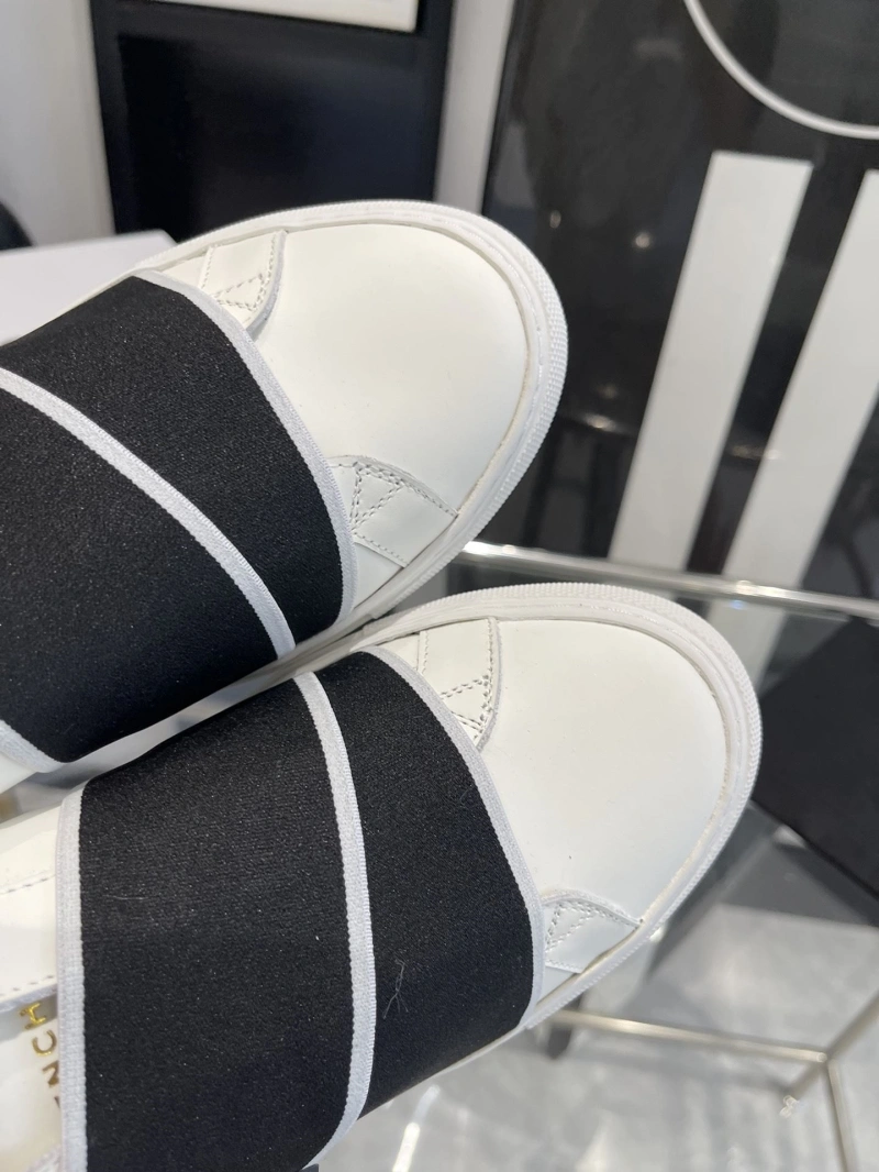 Gxvxnchy Sneakers Flexible 153697