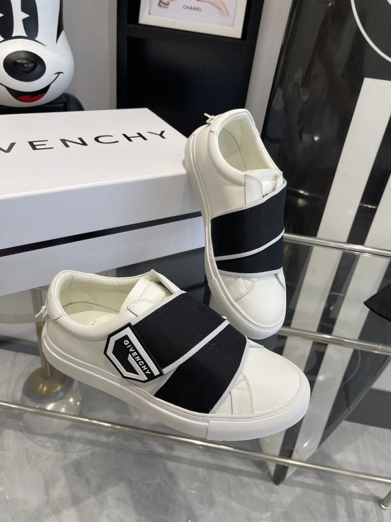 Gxvxnchy Sneakers Flexible 153697