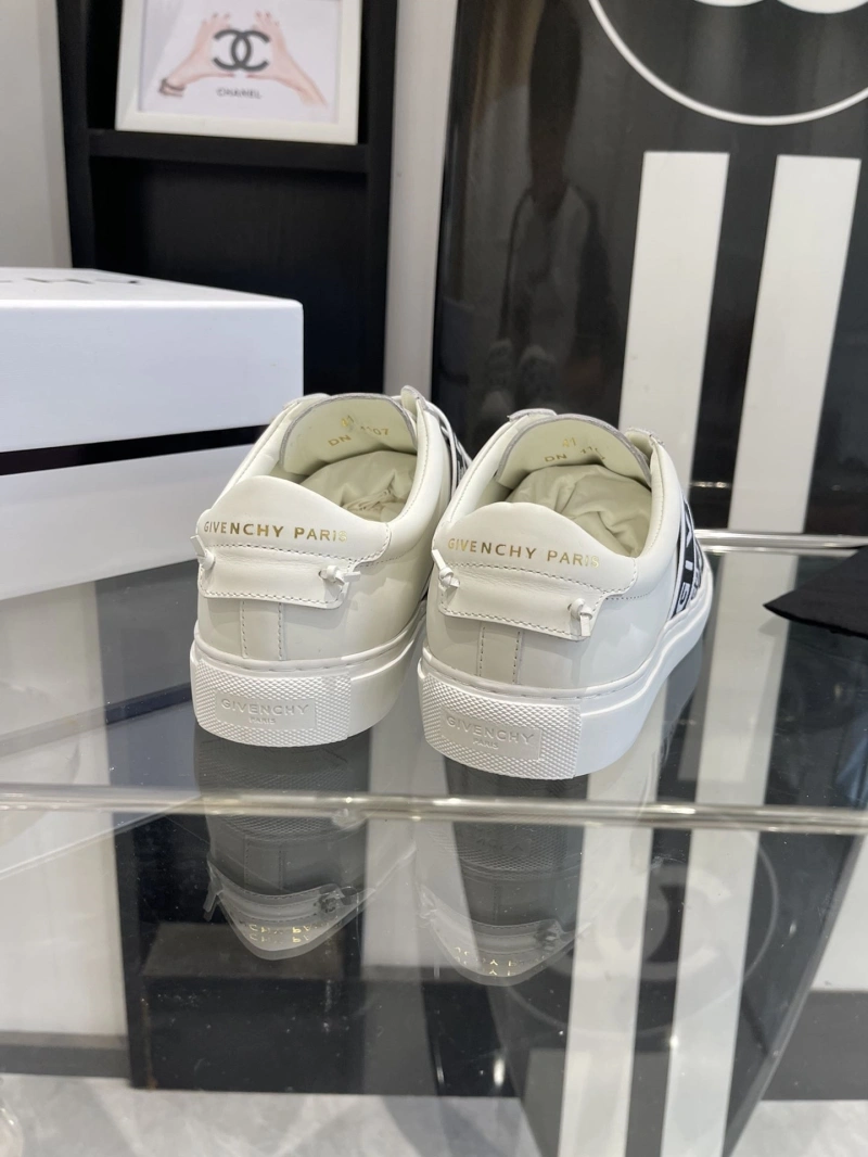 Stylish Gxvxnchy Sneakers 153694