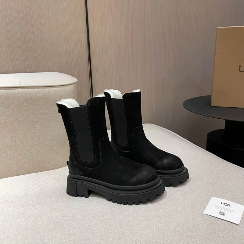 Versatile UGX Boots 228482