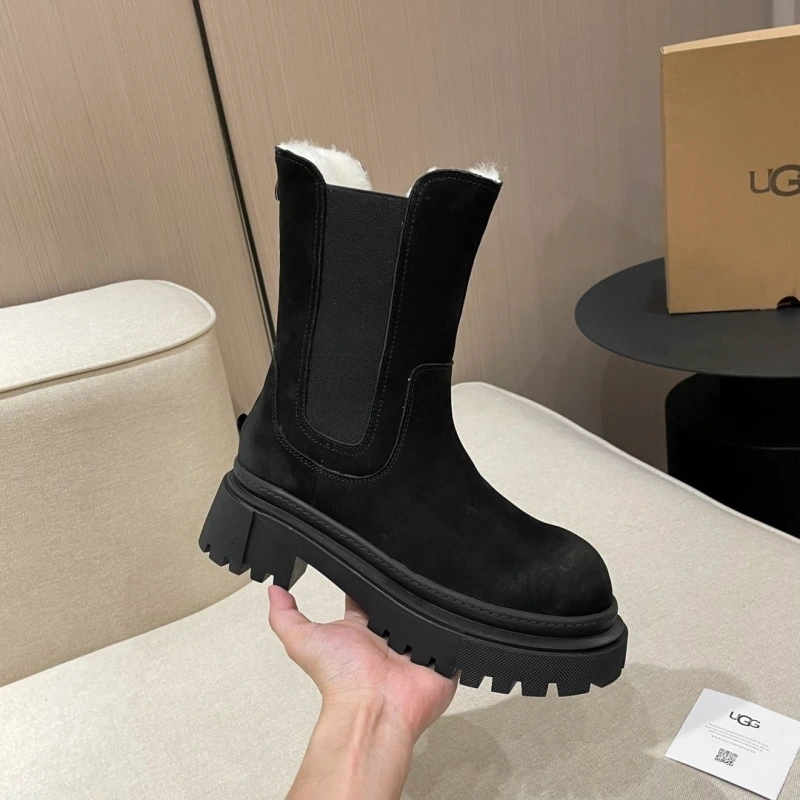 Versatile UGX Boots 228482