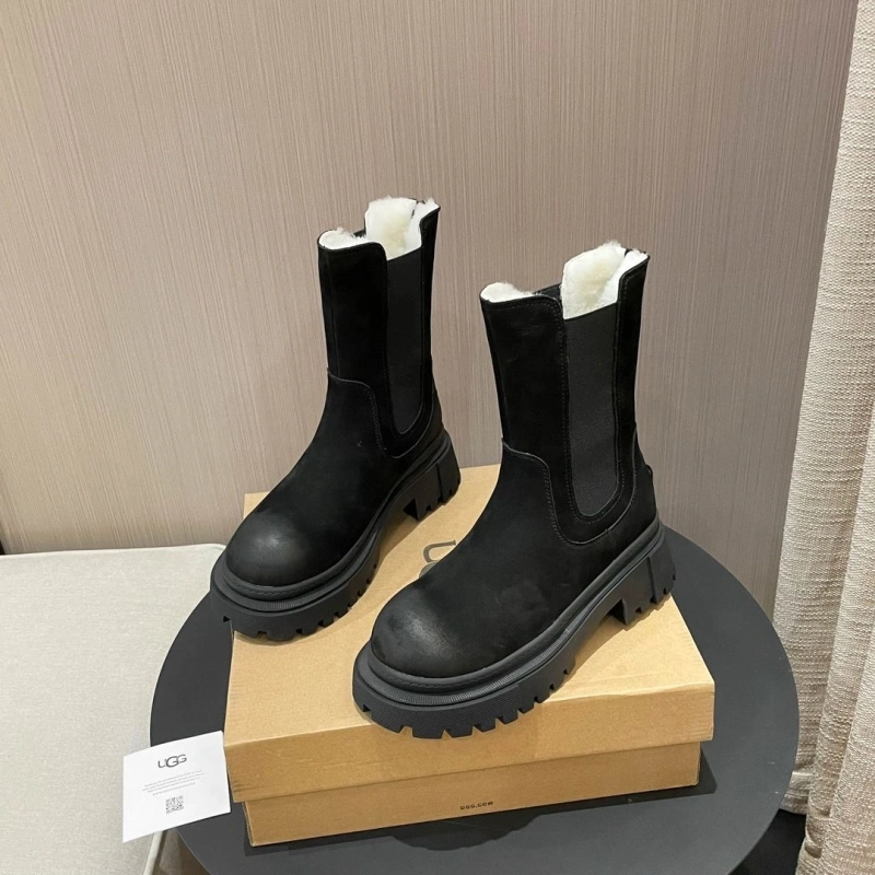 Versatile UGX Boots 228482
