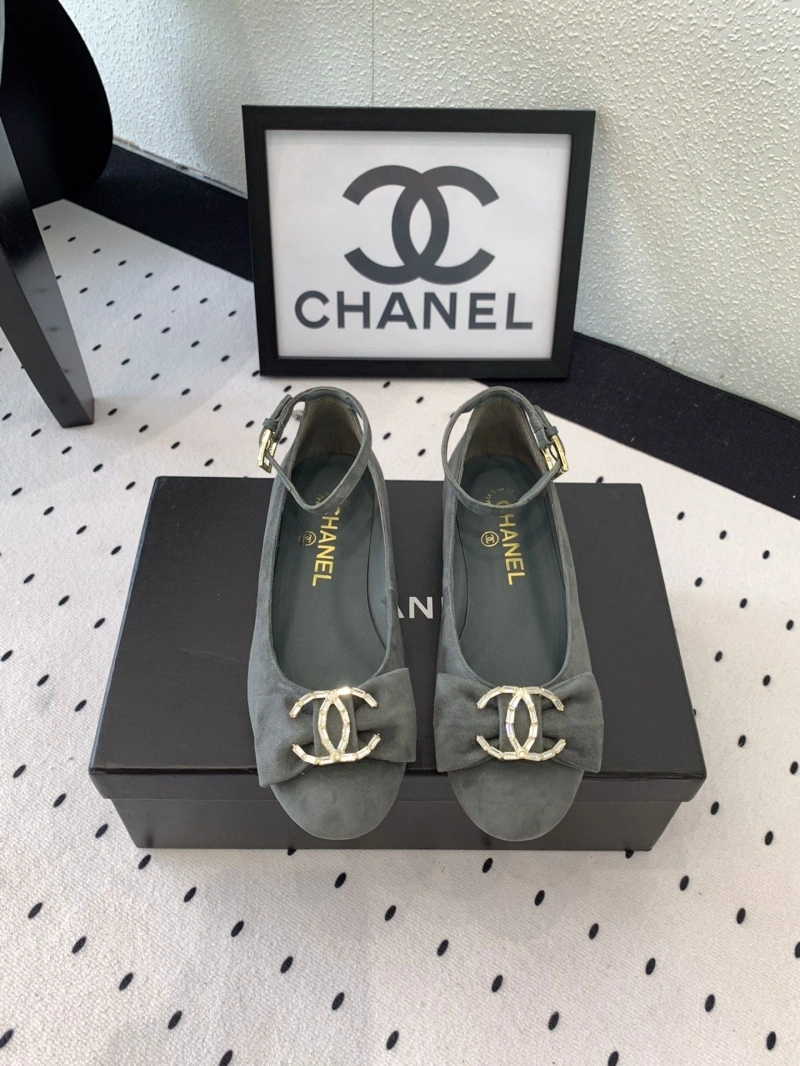 Bold Chxnxl Flat Shoes 126343