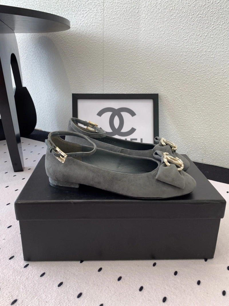 Bold Chxnxl Flat Shoes 126343