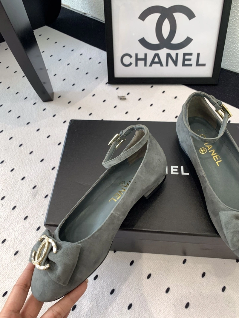 Bold Chxnxl Flat Shoes 126343