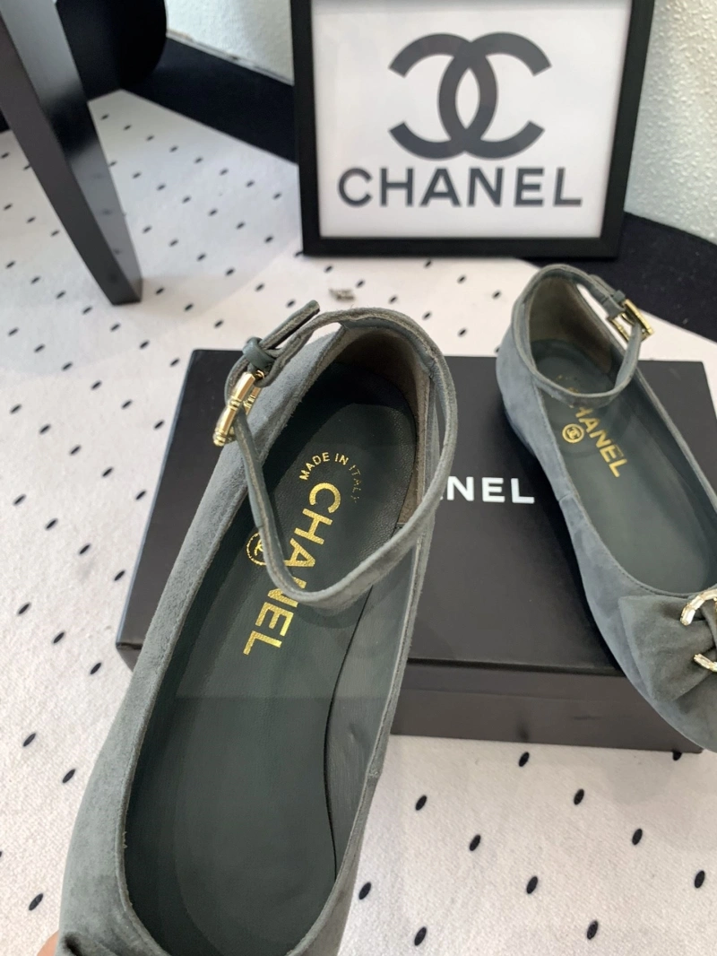 Bold Chxnxl Flat Shoes 126343