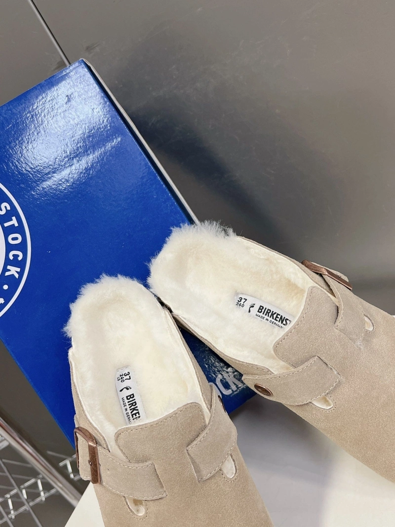 Fashionable Othxr Slippers 214933